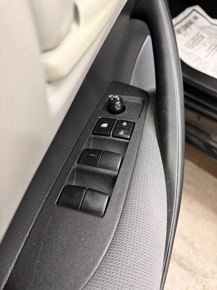 Toyota Corollale - Thumbnail 14