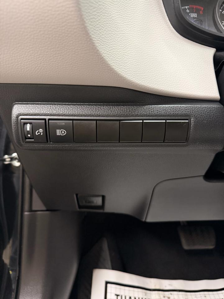 Toyota Corollale - Thumbnail 19