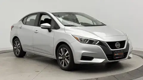 Nissan Versa Sv - Thumbnail 4