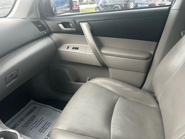 Toyota Highlander For Sale In Kissimmee, Fl | Auto Exchange Of Central Florida Llc - Thumbnail 5