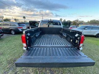 Toyota Tacoma Double Cab - Thumbnail 2
