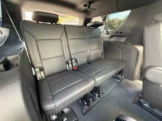 Chevrolet Suburban - Thumbnail 16