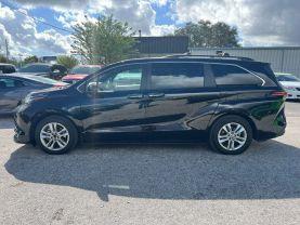 Toyota Sienna - Thumbnail 6