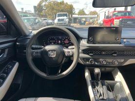 Honda Accord - Thumbnail 17