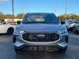 Ford Escape - Thumbnail 3