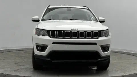 Jeep Compass Latitude - Thumbnail 3