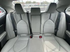 Toyota Camry - Thumbnail 15