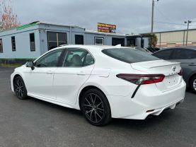 Toyota Camry - Thumbnail 6