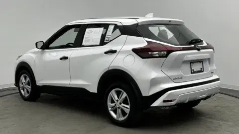 Nissan Kicks S - Thumbnail 6