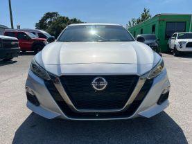 Nissan Altima - Thumbnail 3