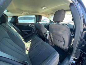 Chrysler 200 - Thumbnail 16