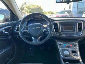 Chrysler 200 - Thumbnail 18