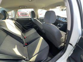 Volkswagen Jetta - Thumbnail 13