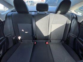 Volkswagen Jetta - Thumbnail 12