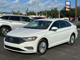 Volkswagen Jetta - Thumbnail 4