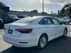 Volkswagen Jetta - Thumbnail 8