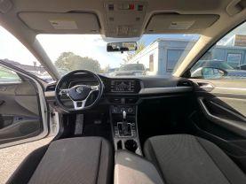 Volkswagen Jetta - Thumbnail 18