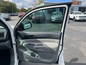 Toyota Tacoma Access Cab - Thumbnail 17