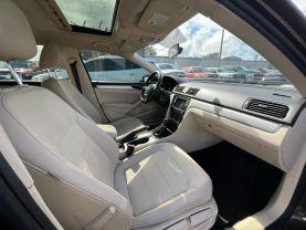 Volkswagen Passat - Thumbnail 19