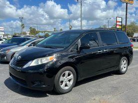 Toyota Sienna - Thumbnail 4