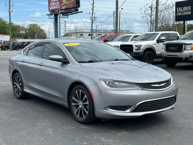 Chrysler 200 - View 1