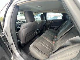 Chrysler 200 - Thumbnail 11