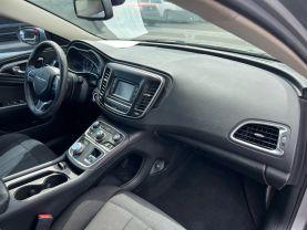 Chrysler 200 - Thumbnail 16