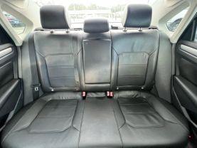 Volkswagen Passat - Thumbnail 13