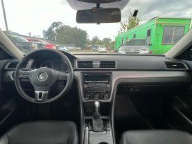 Volkswagen Passat - Thumbnail 17