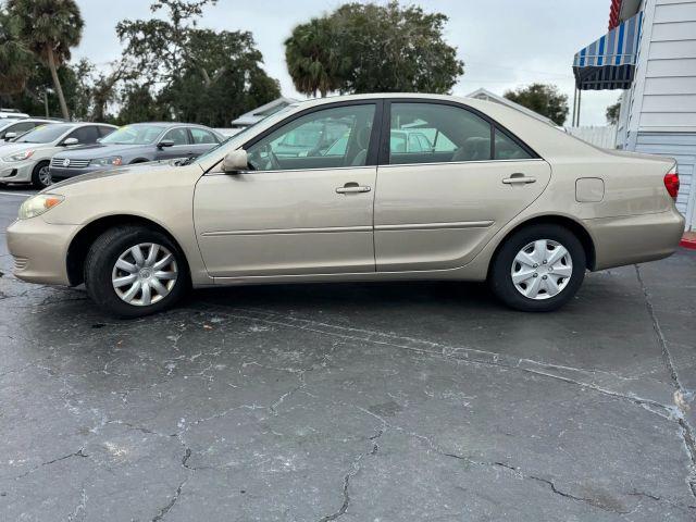 TOYOTA CAMRY - Thumbnail 4