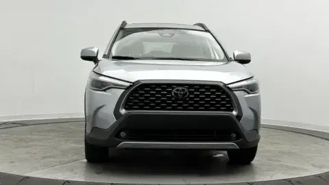 Toyota Corolla Cross Xle - Thumbnail 3