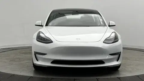 Tesla Model 3 Standard Range Plus - Thumbnail 3