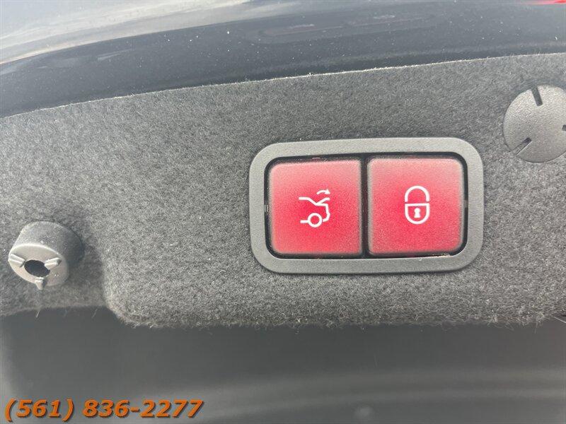 Mercedes-Benz C 300 - Thumbnail 17