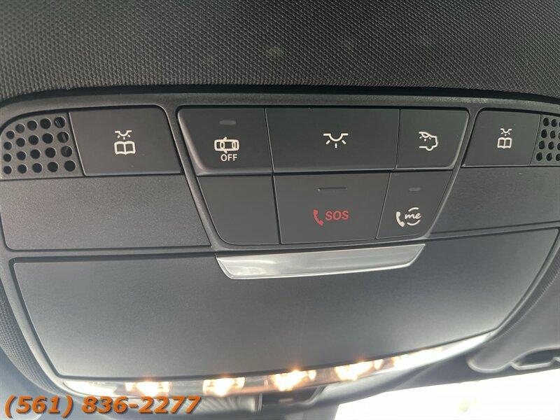 Mercedes-Benz C 300 - Thumbnail 12