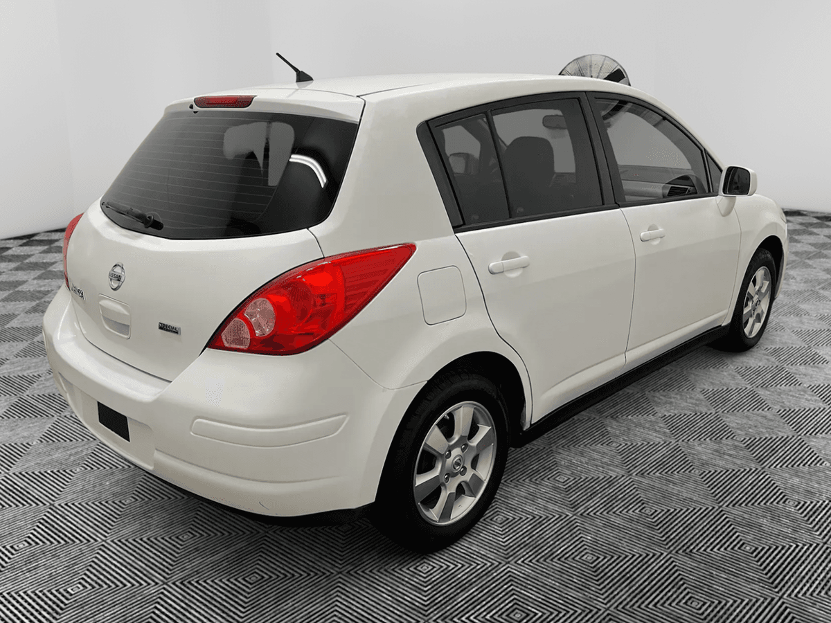 Nissan Versa S - Thumbnail 7