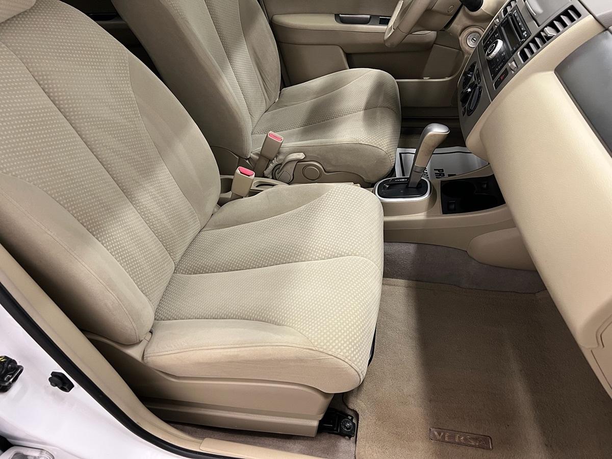 Nissan Versa S - Thumbnail 11