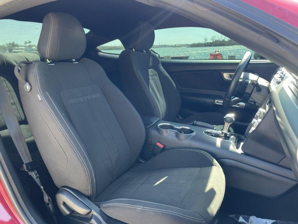 Ford Mustang - Thumbnail 7