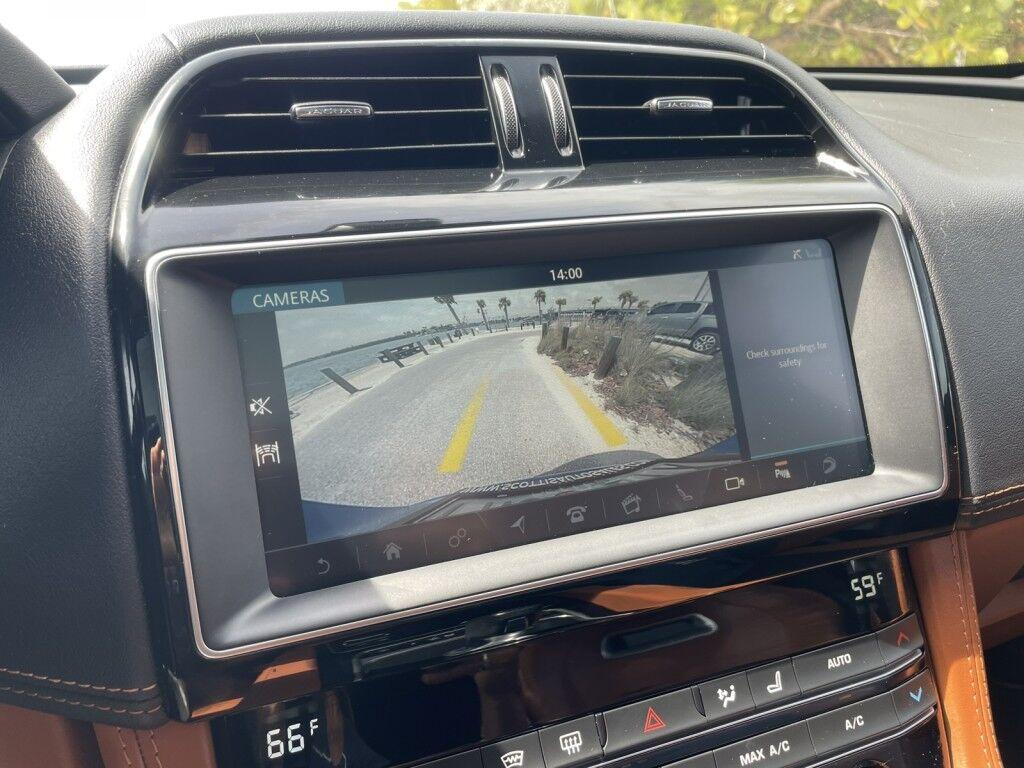 Jaguar F-PACE - Thumbnail 20