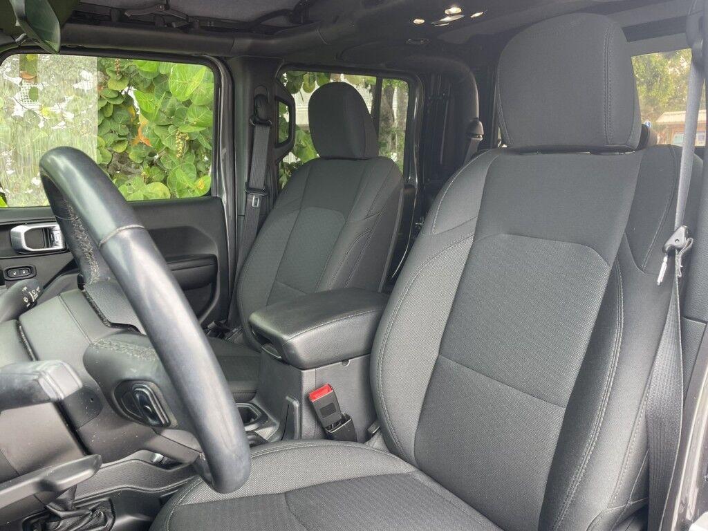 Jeep Gladiator - Thumbnail 2