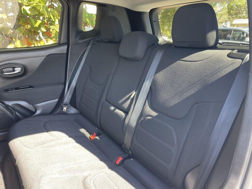 Jeep Renegade - Thumbnail 10