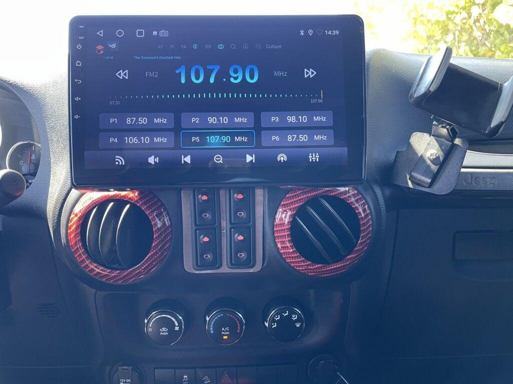 Jeep Wrangler Unlimited - Thumbnail 20