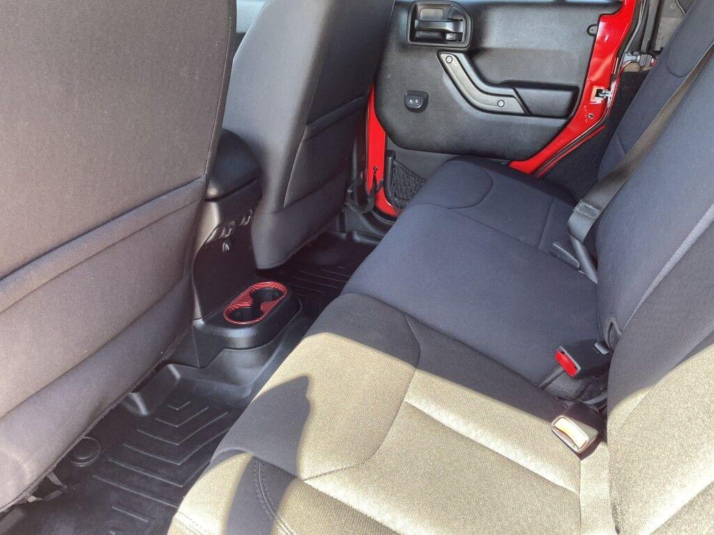 Jeep Wrangler Unlimited - Thumbnail 14