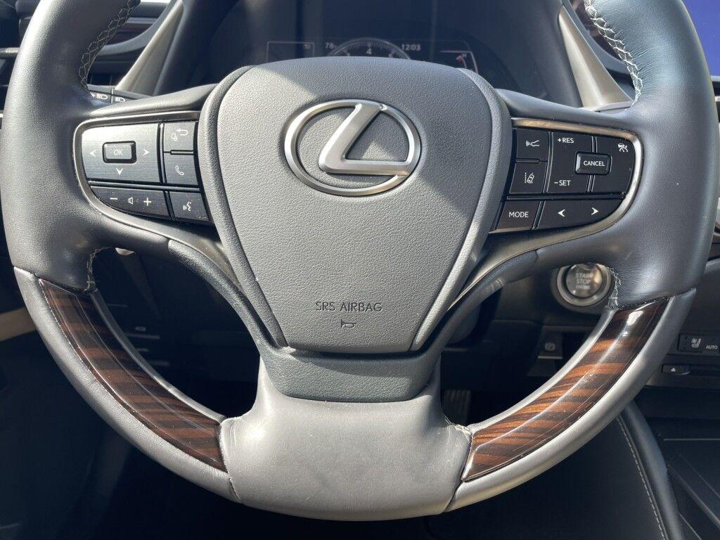 Lexus ES - Thumbnail 15