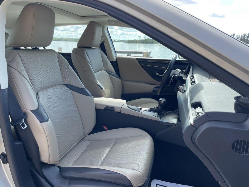 Lexus ES - Thumbnail 7