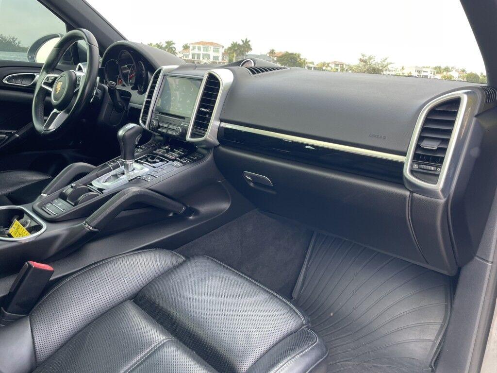 Porsche Cayenne - Thumbnail 8