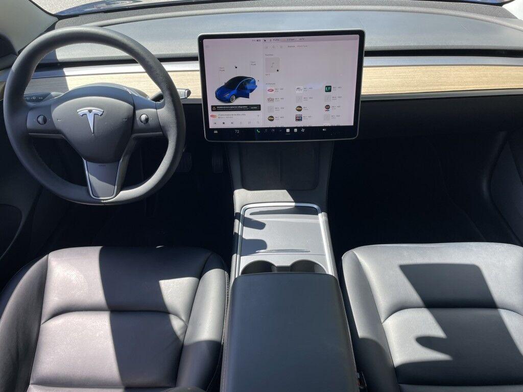 Tesla Model 3 - Thumbnail 13