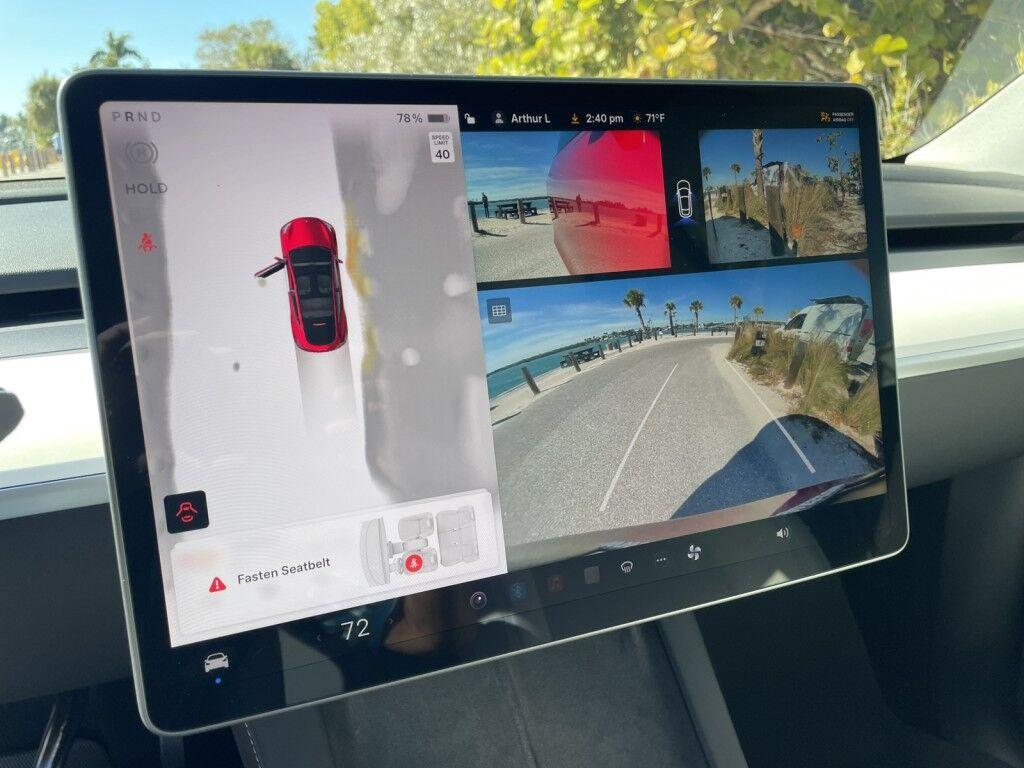 Tesla Model Y - Thumbnail 17
