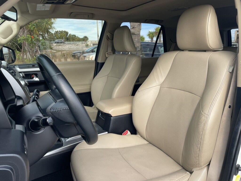 Toyota 4Runner - Thumbnail 2