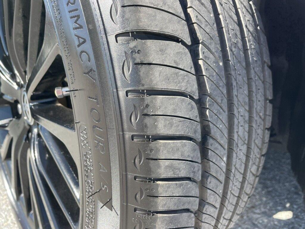 Toyota Camry - Thumbnail 19