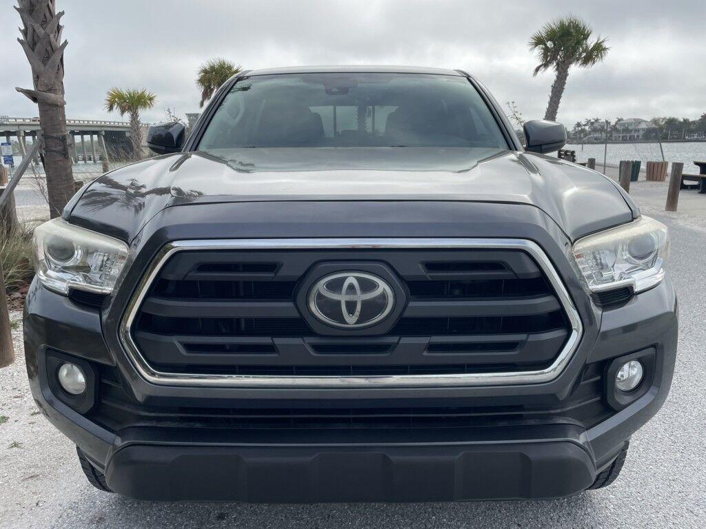 Toyota Tacoma 2WD - Thumbnail 4